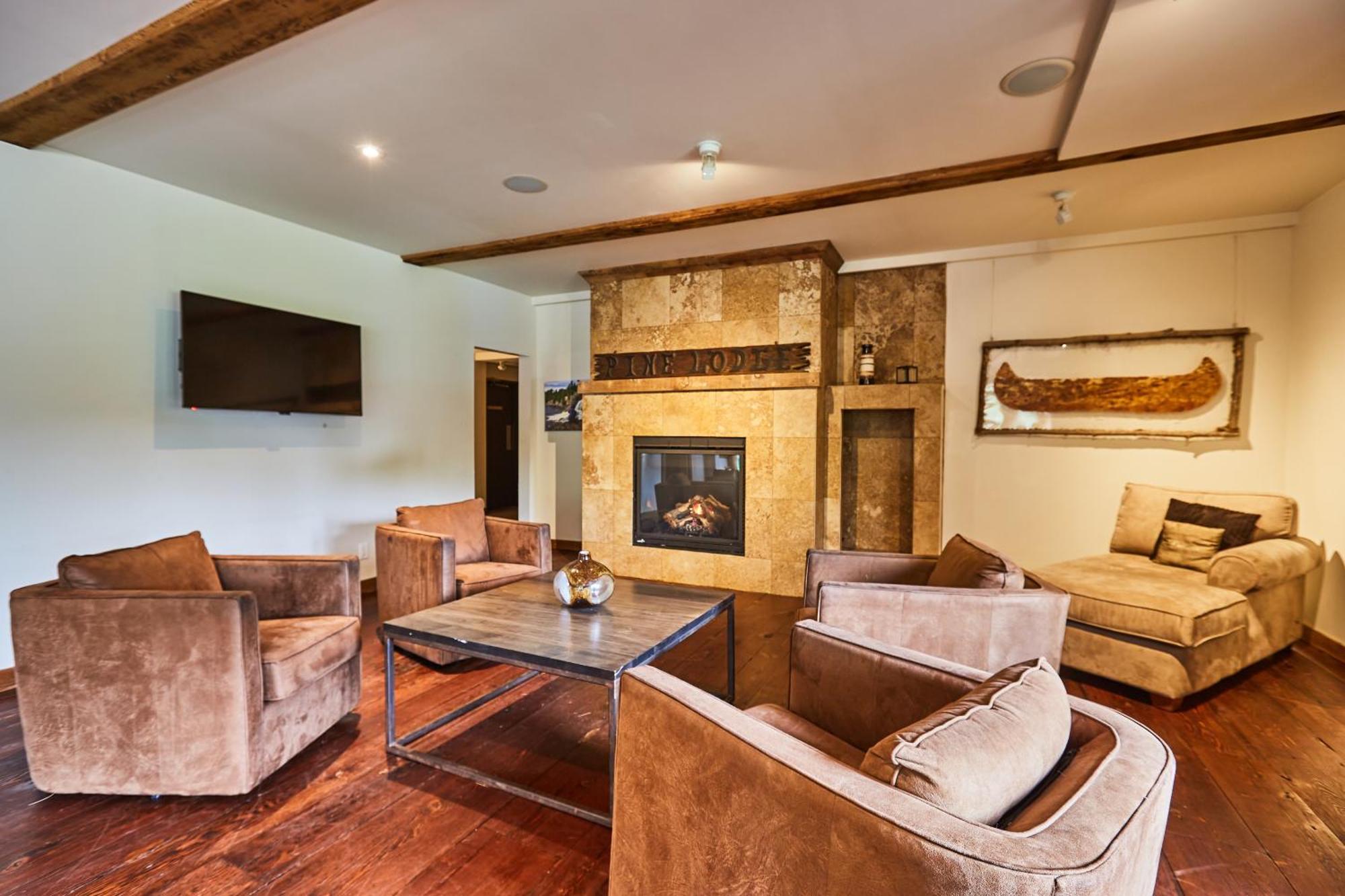 3 Pines Lodge Huntsville Extérieur photo